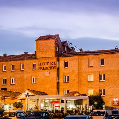 Hotel Palacios Алфаро Екстериор снимка