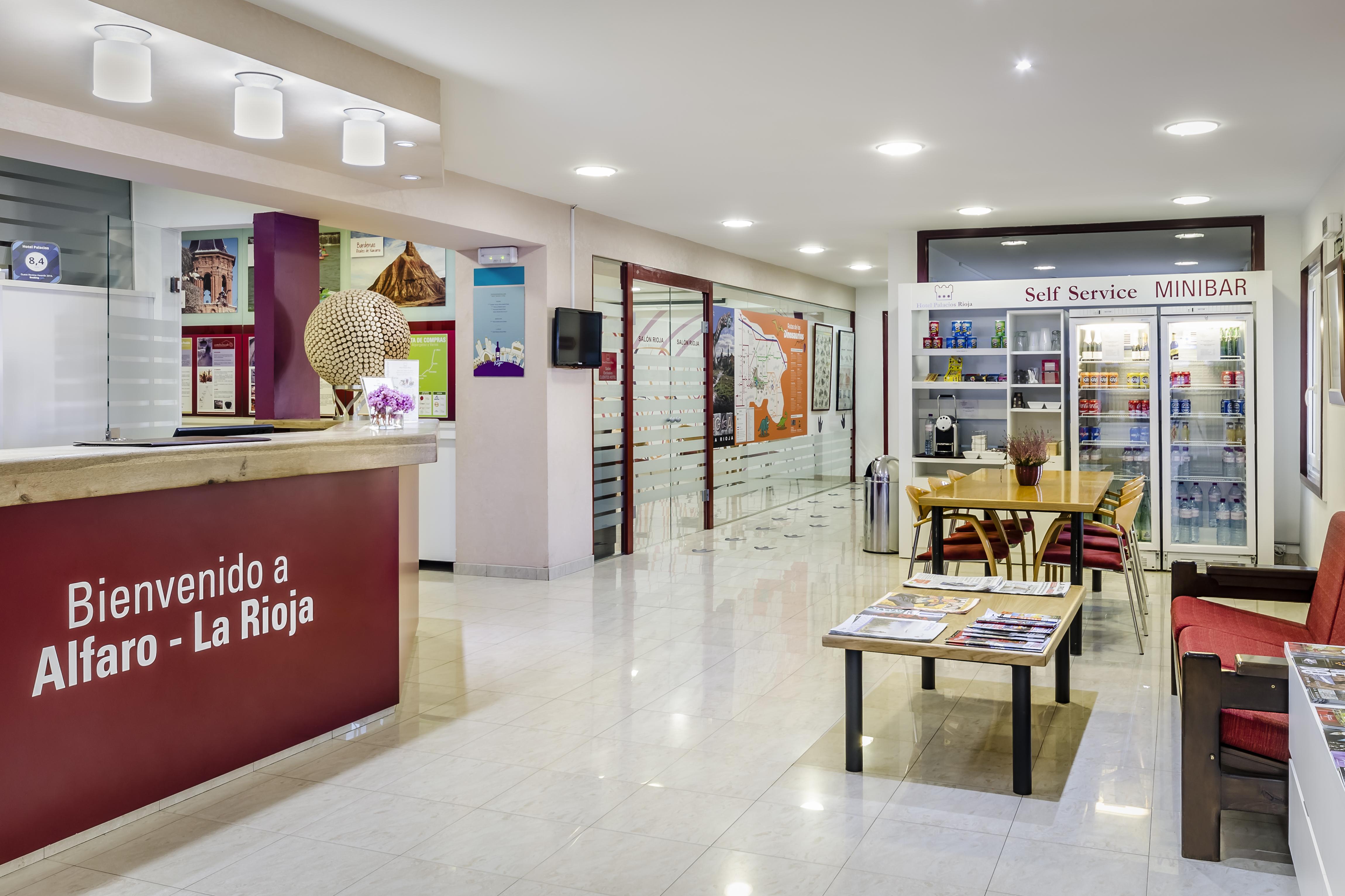 Hotel Palacios Алфаро Екстериор снимка