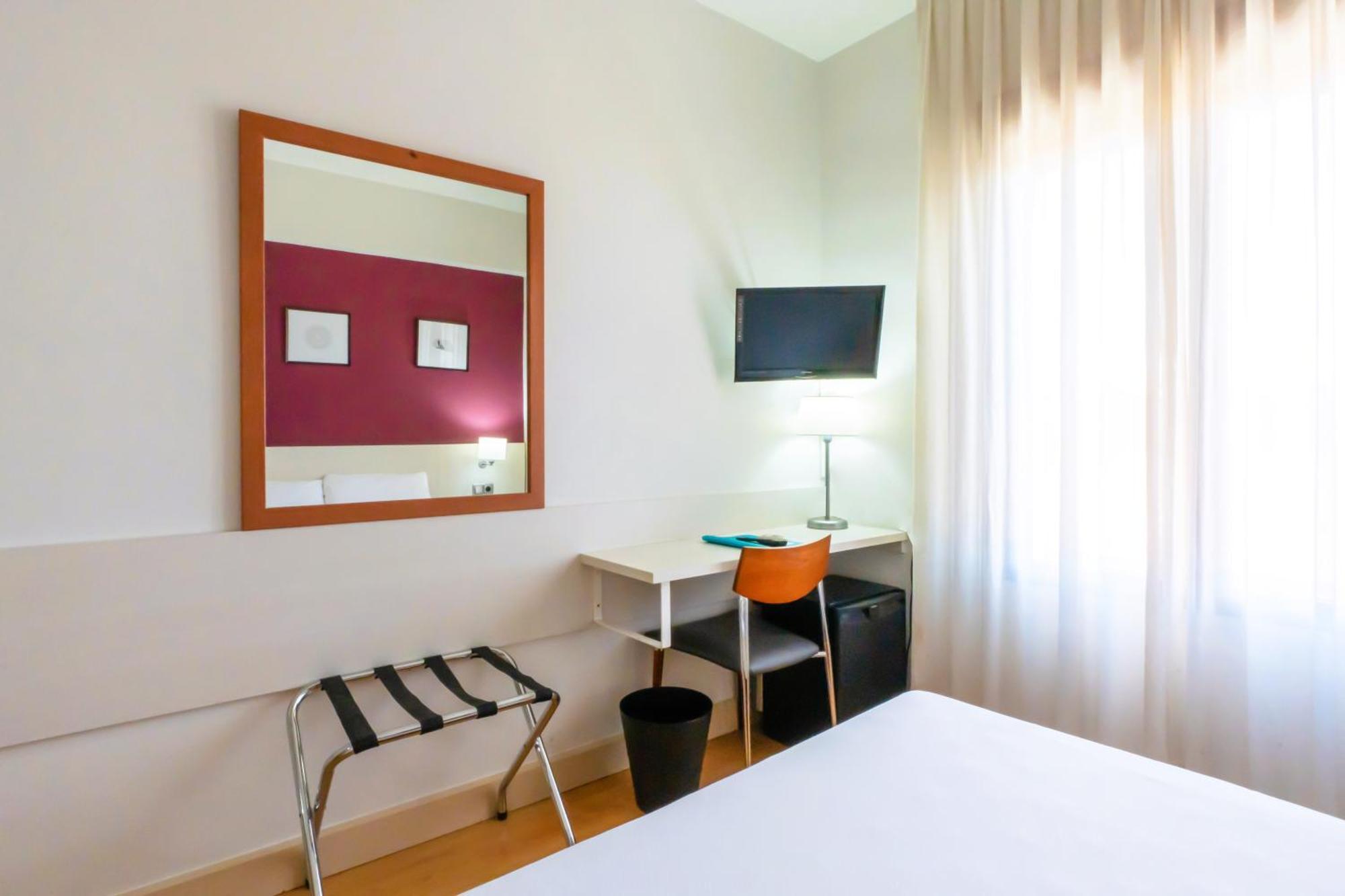 Hotel Palacios Алфаро Екстериор снимка